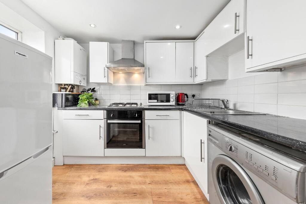 Apartamento 1Br Modern Flat On Edgware Rd Ed3 Londres Exterior foto